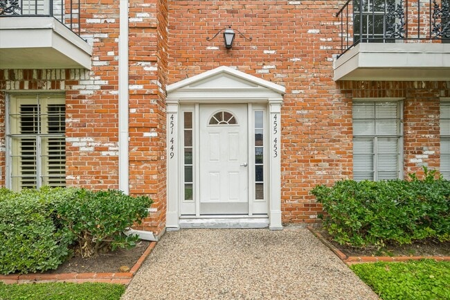 Foto del edificio - 449 N Post Oak Ln