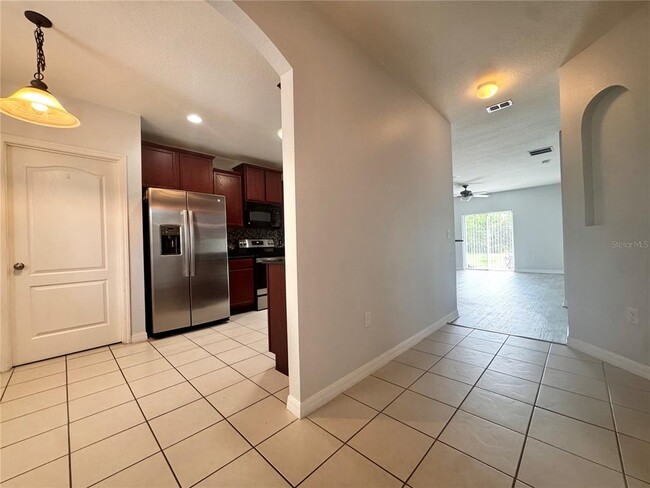Building Photo - 3169 Queen Alexandria Dr