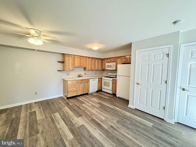 Foto del edificio - 1326 Central Ave