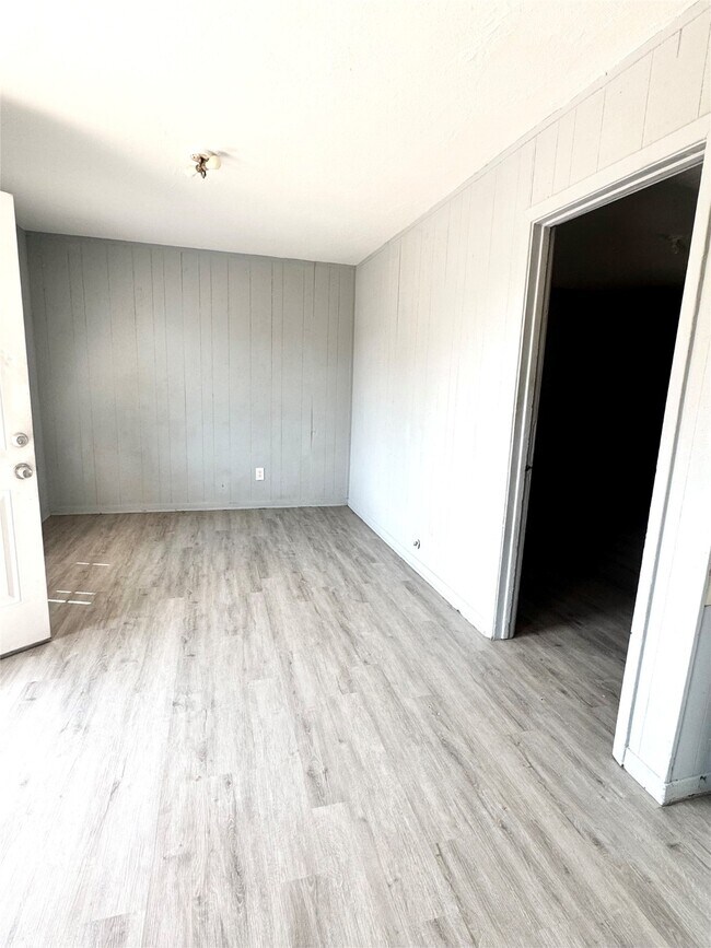 Foto del edificio - 6601 Avenue T