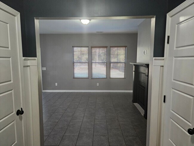 Foto del edificio - 3 Bedroom 2.5 bath unfurnished home in The Landing at Mill Creek - Sneads Ferry