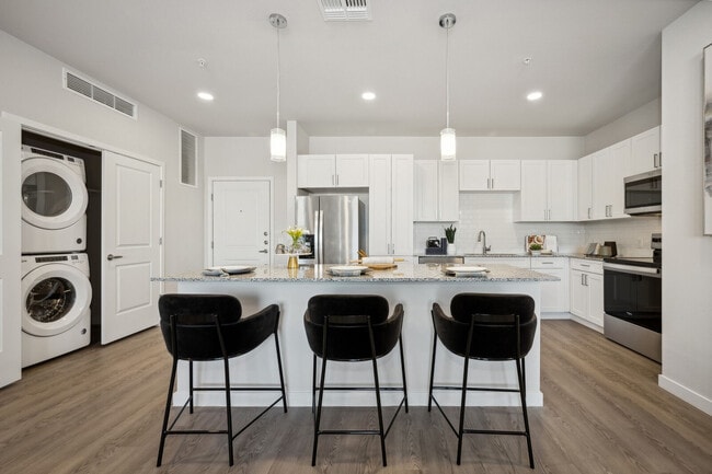 Building Photo - Ascend at Longbow Highpoint