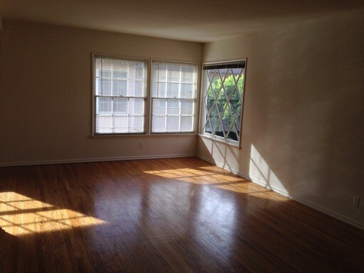 Building Photo - 5852 Whitsett Ave