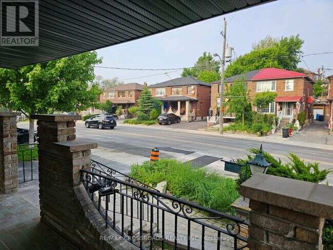 Photo du bâtiment - 2170 Dufferin St