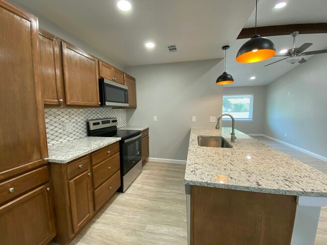 Photo - 1001 Paula Dr House