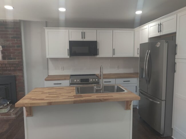 Photo - Updated 2 bed/2bth in Madison TN Apartment