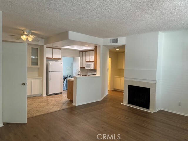 Building Photo - 16500 Dundee Ct