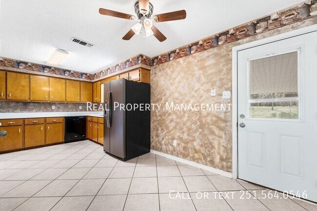 Foto del edificio - 9631 Royal Woods Dr N