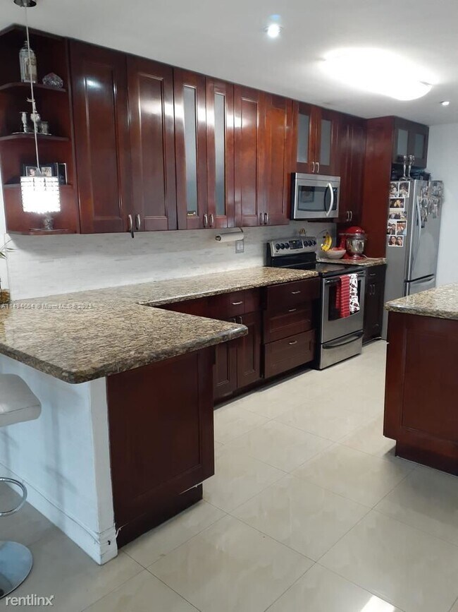 Building Photo - 3 br, 2.5 bath House - 4822 Sheridan St # 2