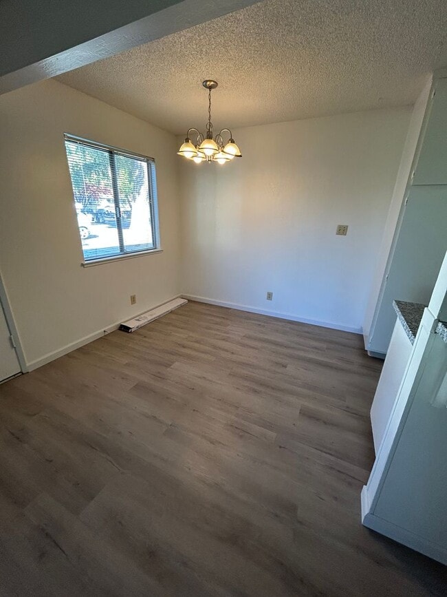 Building Photo - La Buena Vida Townhouse