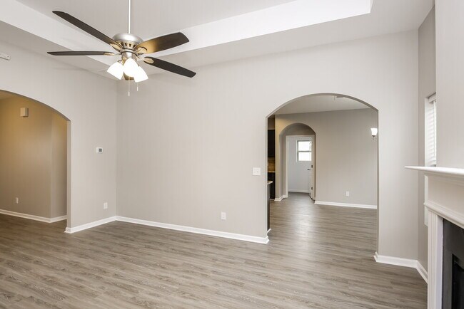 Building Photo - 392 Pinnacle Dr.