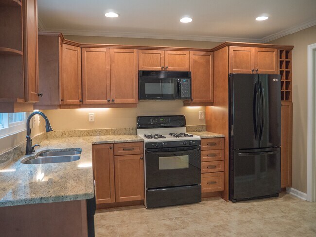 Building Photo - 4995 N Bridges Dr