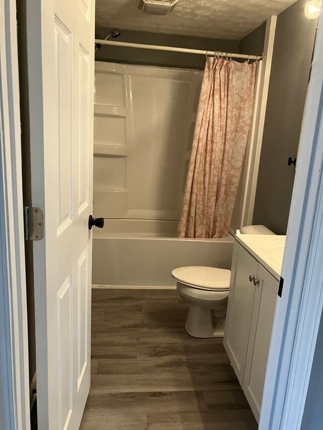 Foto del edificio - 701 W Walnut St