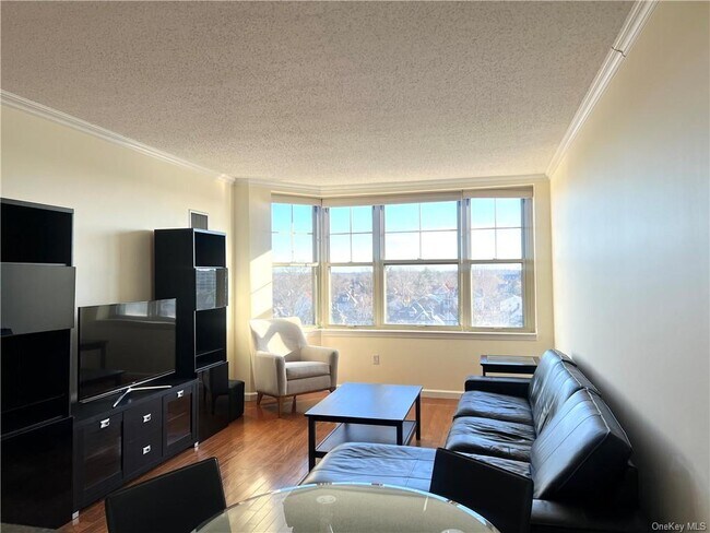 Foto del edificio - 300 Mamaroneck Ave