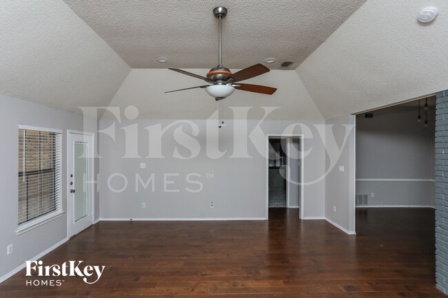 Building Photo - 408 Flagstone Dr