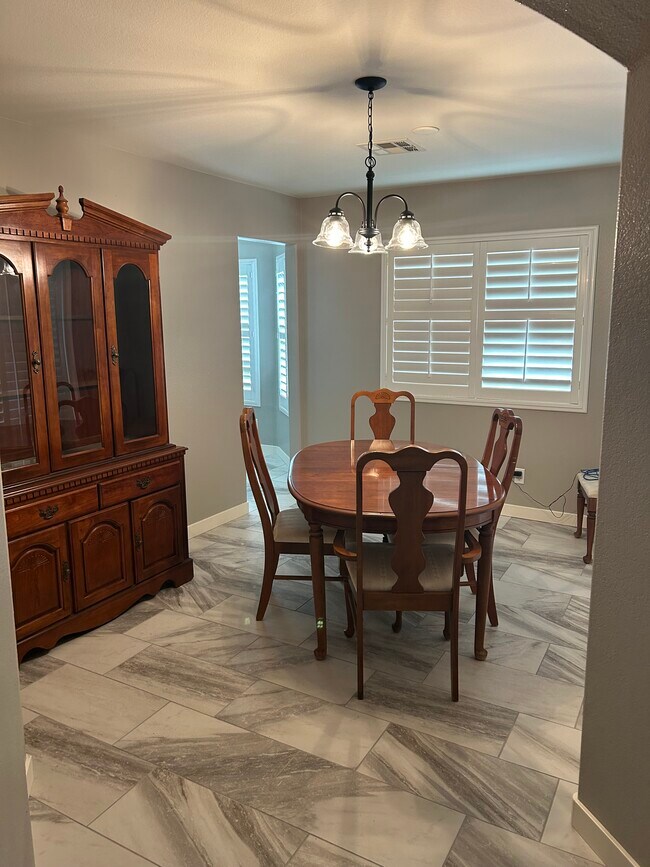 Building Photo - 4207 Oak Bay Way