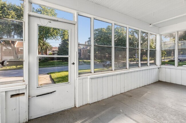 Building Photo - 3863 California St