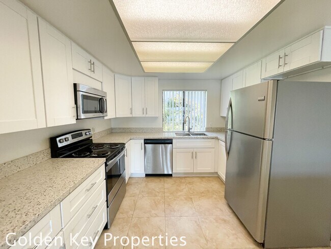 Foto del edificio - Beautiful waterfront condo on the Buena Vista Lagoon!