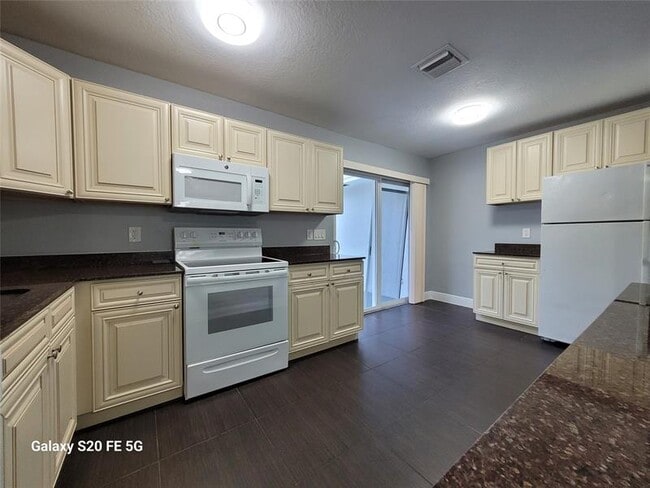 Building Photo - 3731 NW 110th Ave