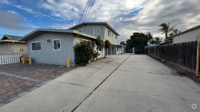 Building Photo - 210 E Romie Ln