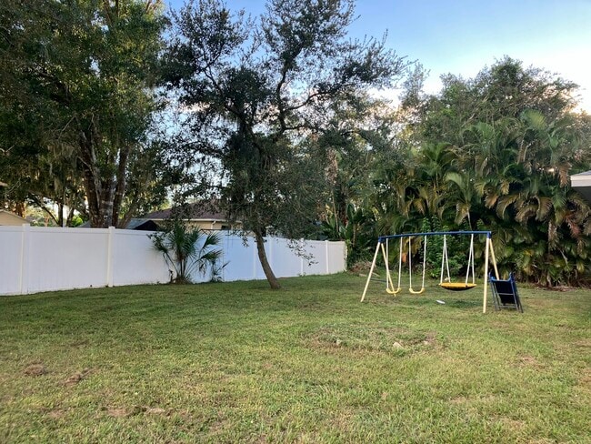 Building Photo - 4185 Simkins Ave