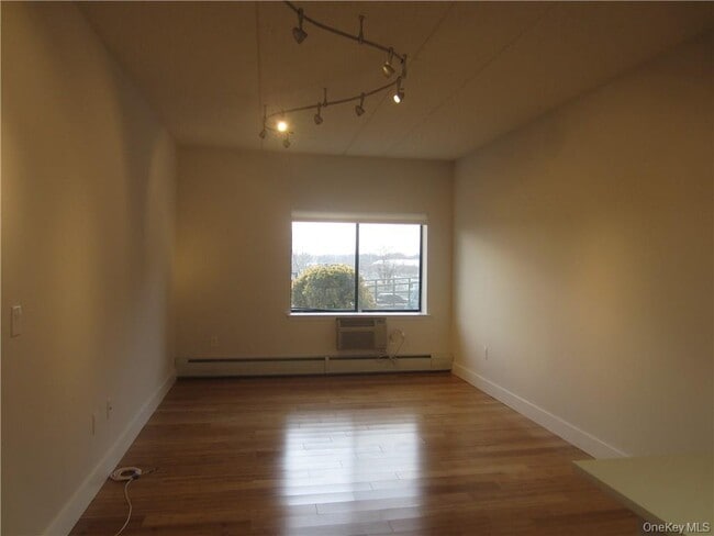 Building Photo - 123 Mamaroneck Ave