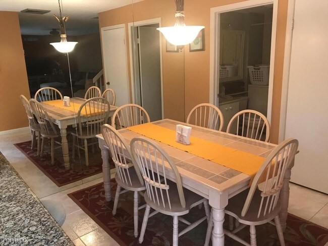Foto del edificio - 305 Buttonwood Ln