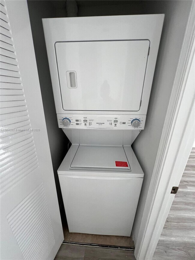 Foto del edificio - 3650 N 56th Ave