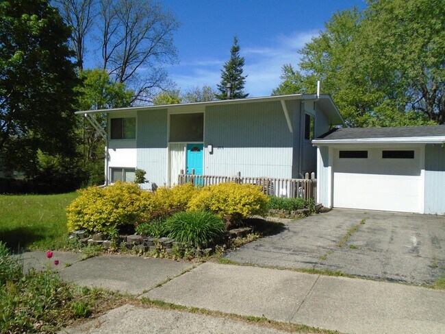 Foto del edificio - 255 Brookside Dr