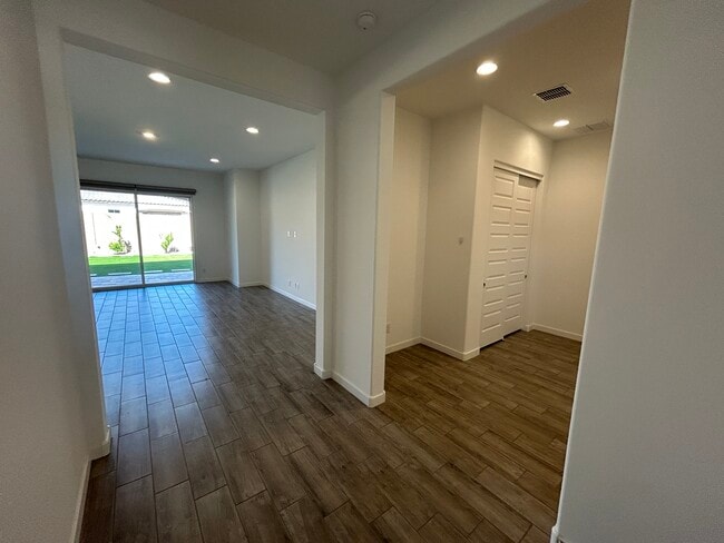 Building Photo - 7614 W Desert Spoon Dr