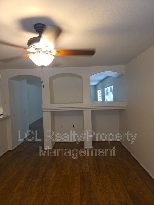Building Photo - 26807 Mountain Glen Dr