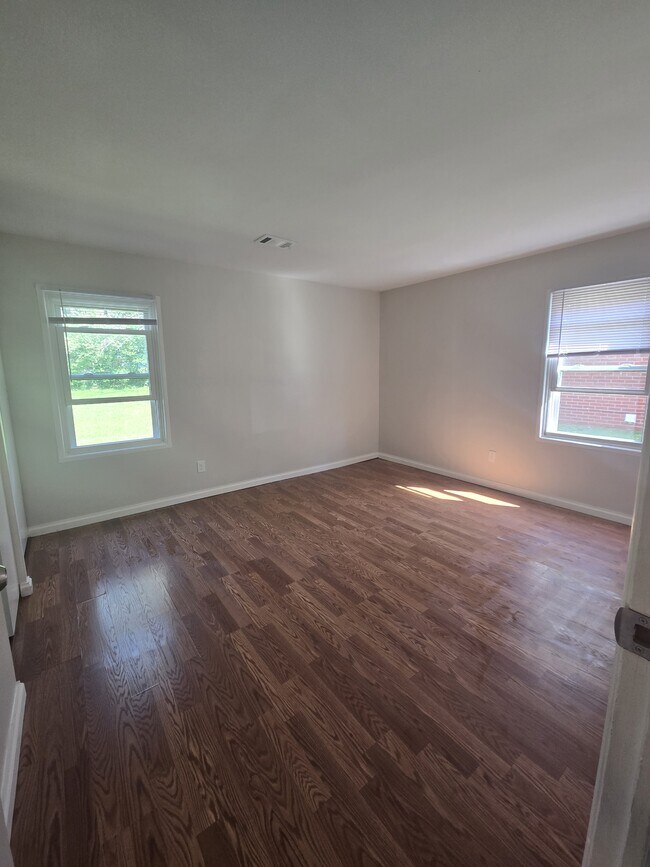 Foto del edificio - 996 Brookcrest Dr