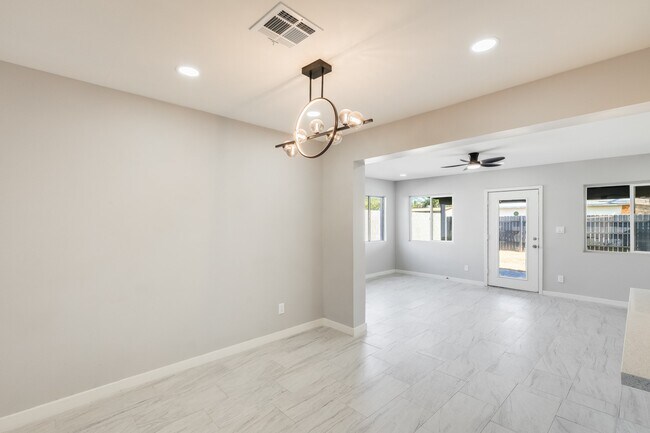 Foto del edificio - 6715 N 32nd Dr