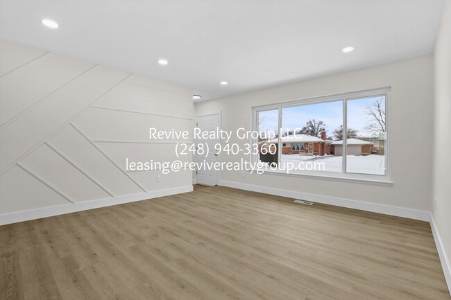 Photo - 32112 Pembroke St House