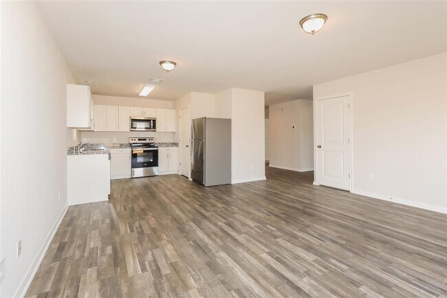 Building Photo - 13032 Green Wing Cir