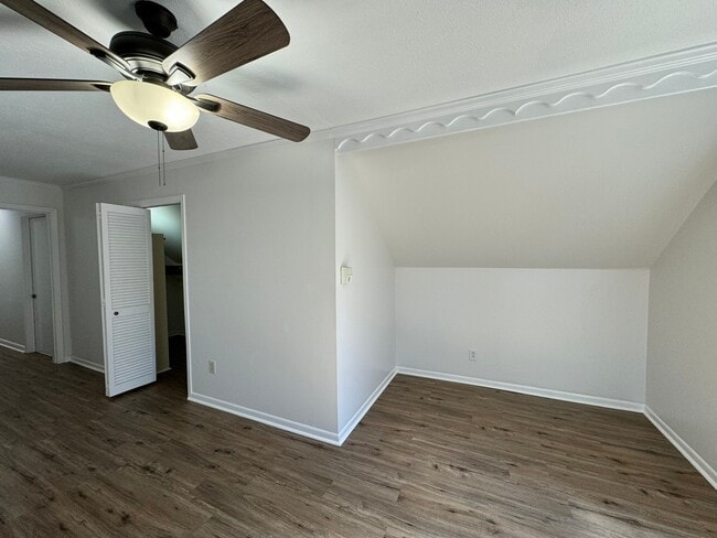 Building Photo - 2019 N Thompson St