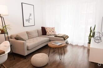 Building Photo - 5650 Rue Chambord