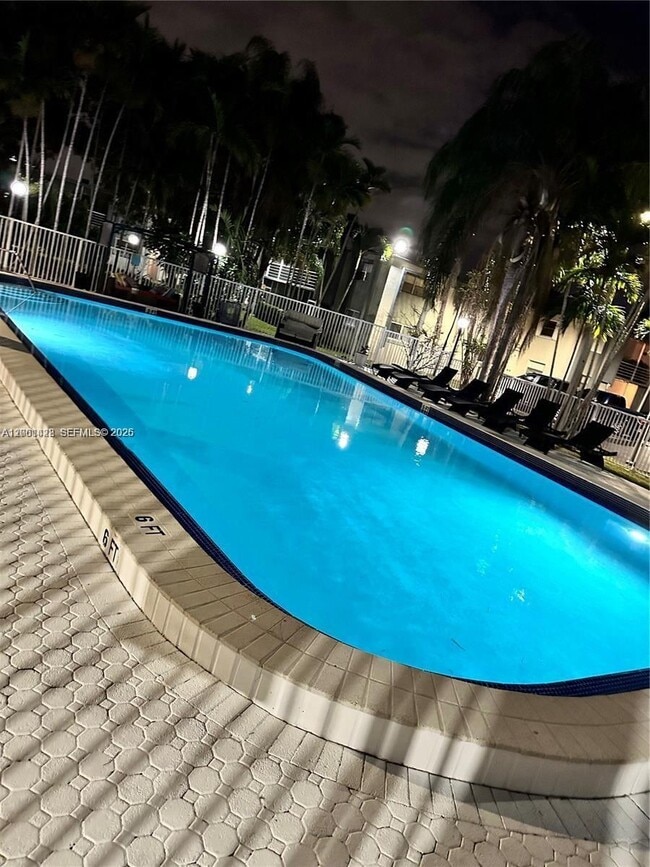 Foto del edificio - 8794 SW 12th St