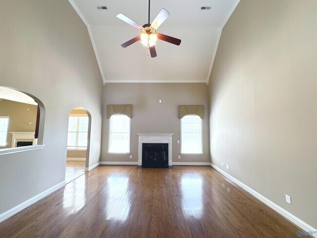 Foto del edificio - 126 Windridge Way SW