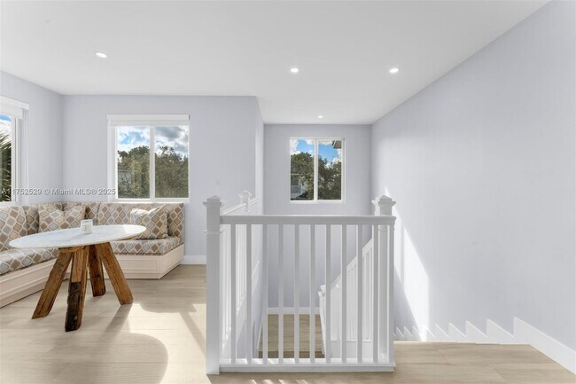 Foto del edificio - 5605 SW 65th Ct