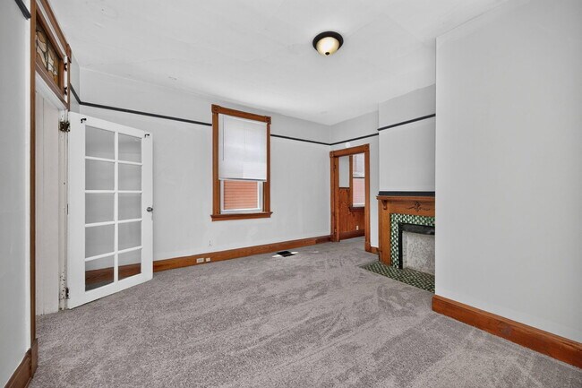 Foto del edificio - 2319 Sauer Ave