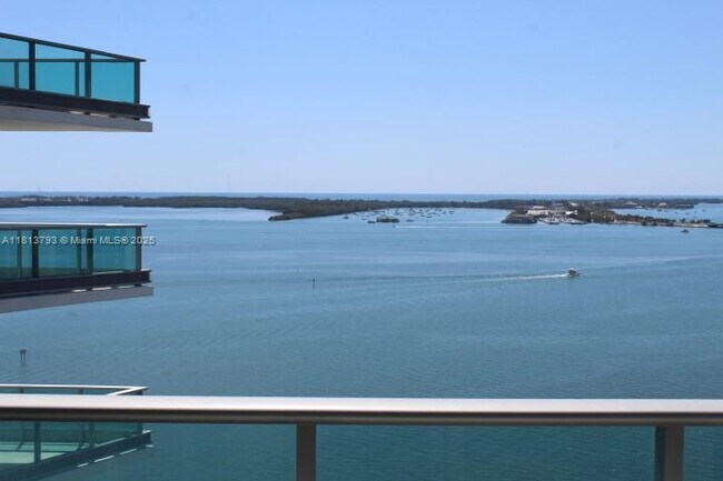 Building Photo - 1331 Brickell Bay Dr