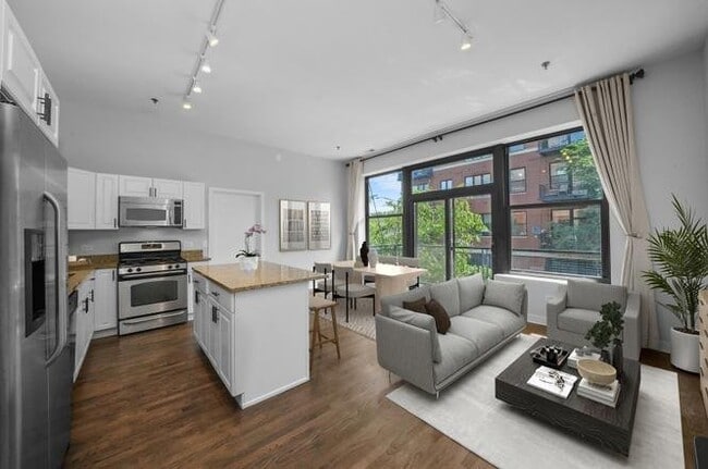 Photo - 2 S Leavitt St Apartment