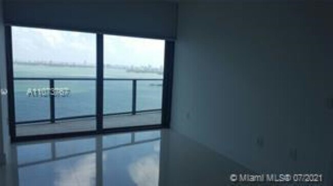 Foto del edificio - 460 NE 28th St