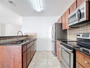 Building Photo - 1107 Cape Coral Pkwy W