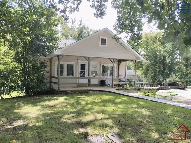 Building Photo - 1364 Crescent Dr