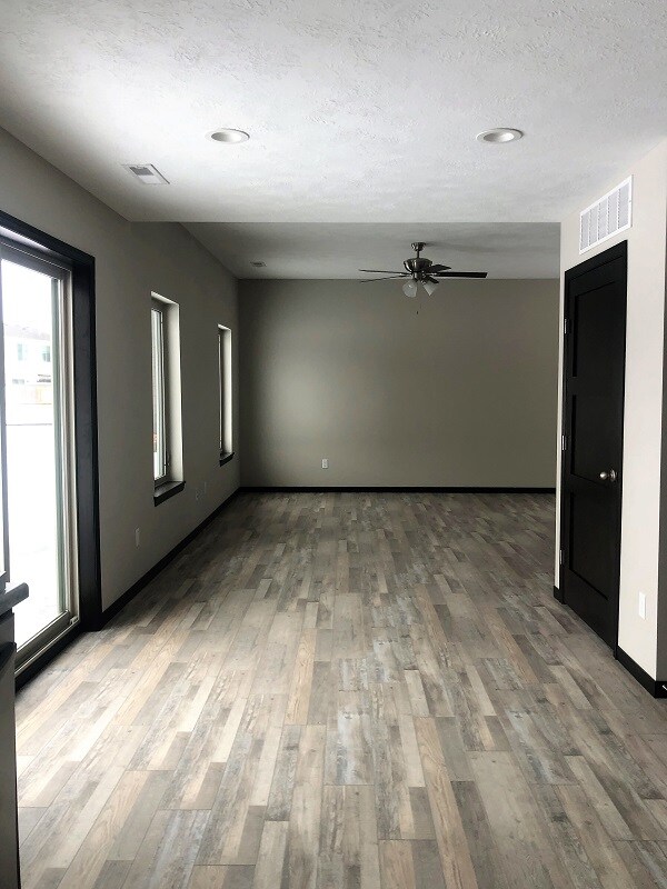 Foto del edificio - 9437 W Liam St