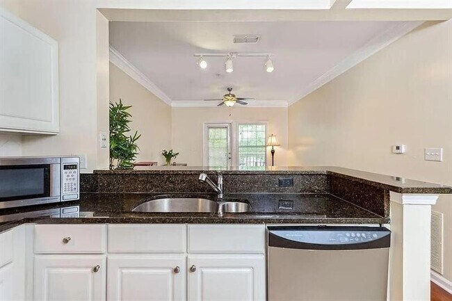 Building Photo - 1340 Westchester Ridge NE