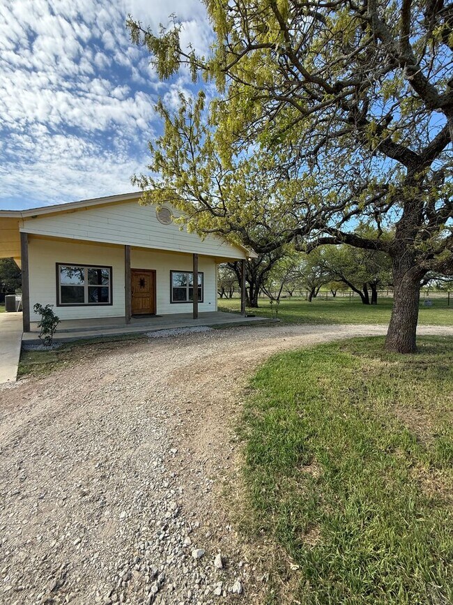 Foto del edificio - Acreage - HORSE PROPERTY - Peaceful Country Living