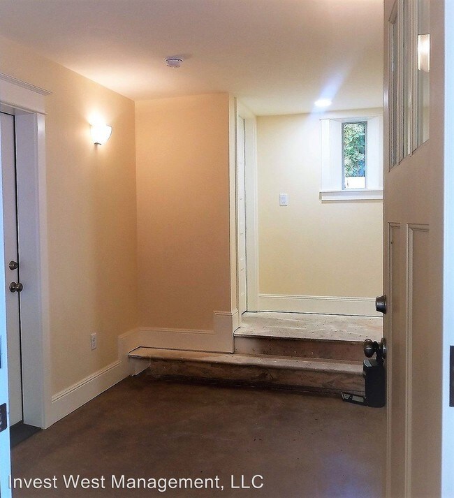 Foto del edificio - 77 NE Cook St